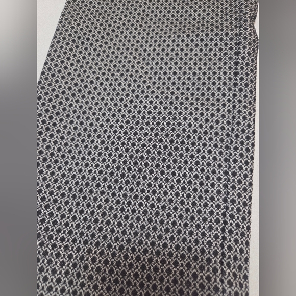 Liz Claiborne Laura Black and White Pants EUC Size 12 - Picture 3 of 13